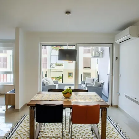 Center - Modern Two-bedroom With Private Garage & Balcony * Póla