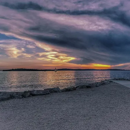 Sofovic - Walk To Arena, Free Garage Parking