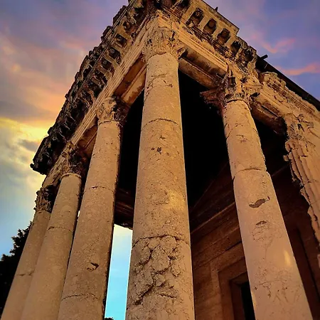 Sofovic - Walk To Arena, Free Garage Parking *